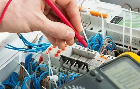 Professional electrician in Croydon
